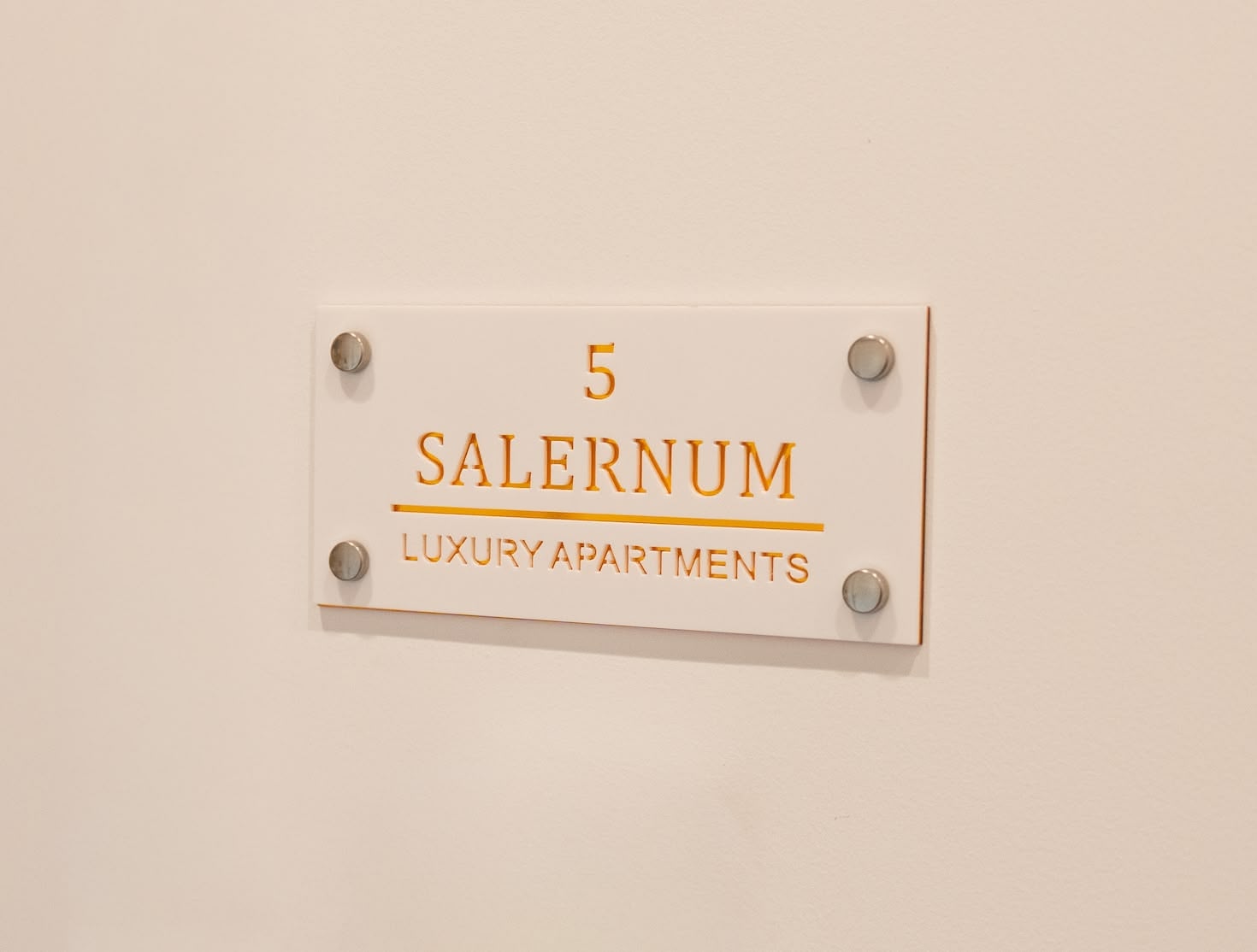 Bagno e dettagli della camera 5 Salernum